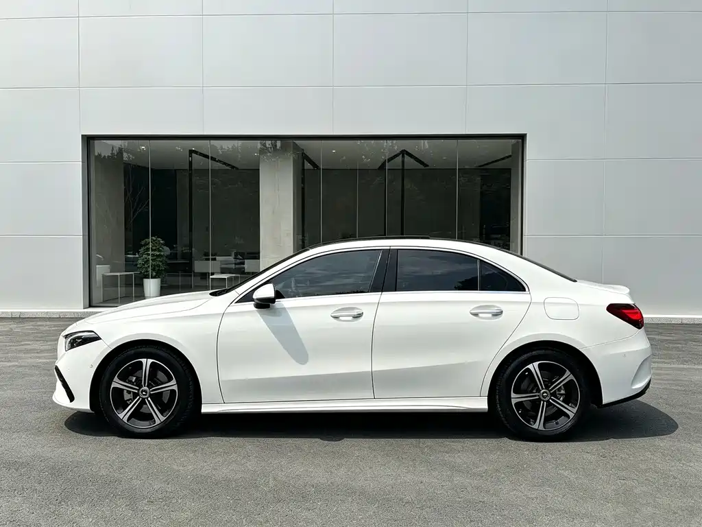 Mercedes-Benz A-Class — миниатюра 5
