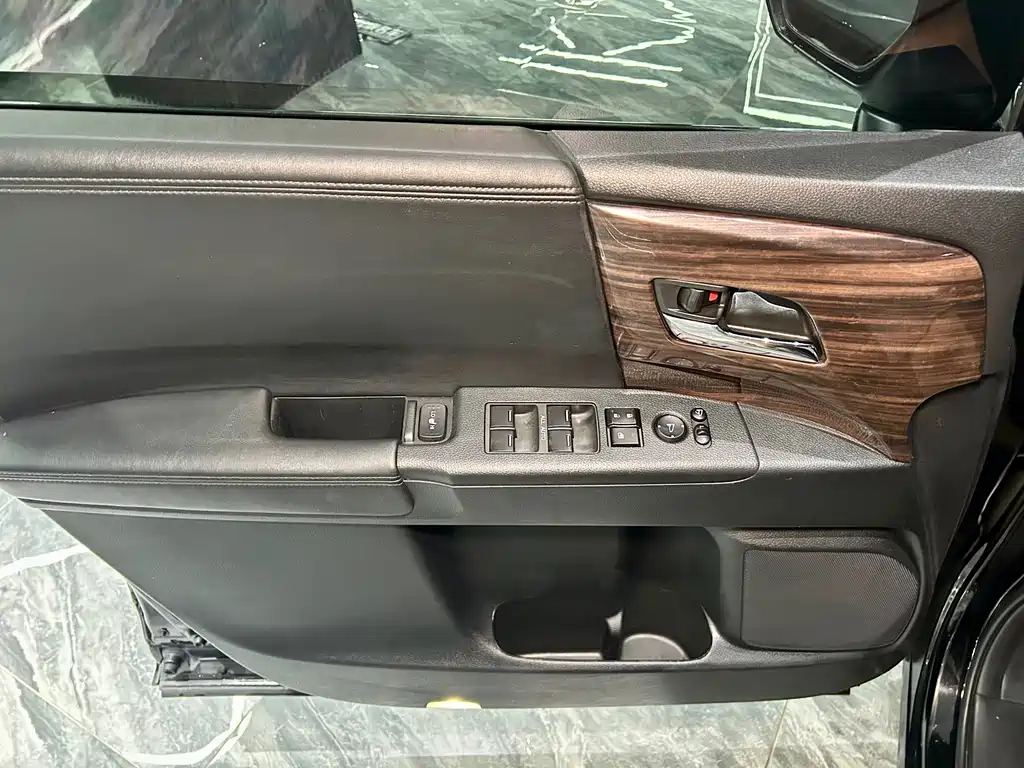 Honda Elysion — миниатюра 21