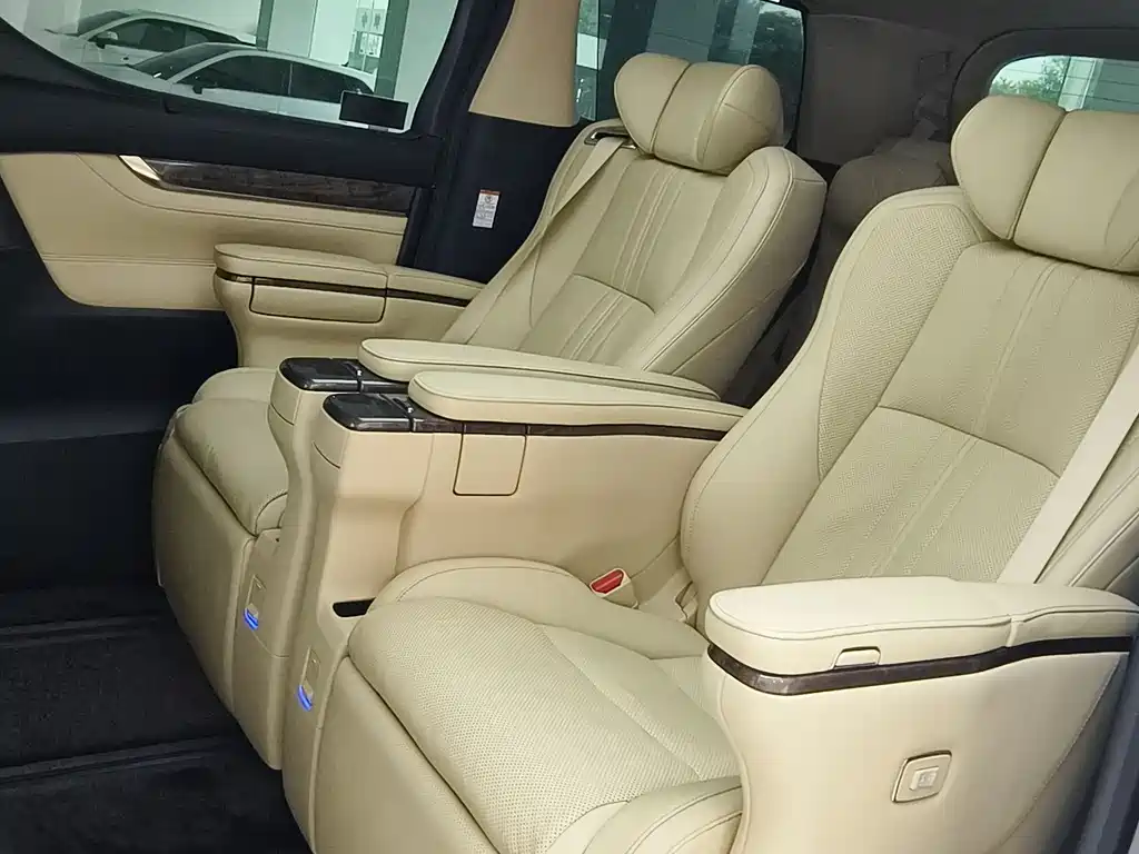 Toyota Alphard 2021 2.5L Luxury