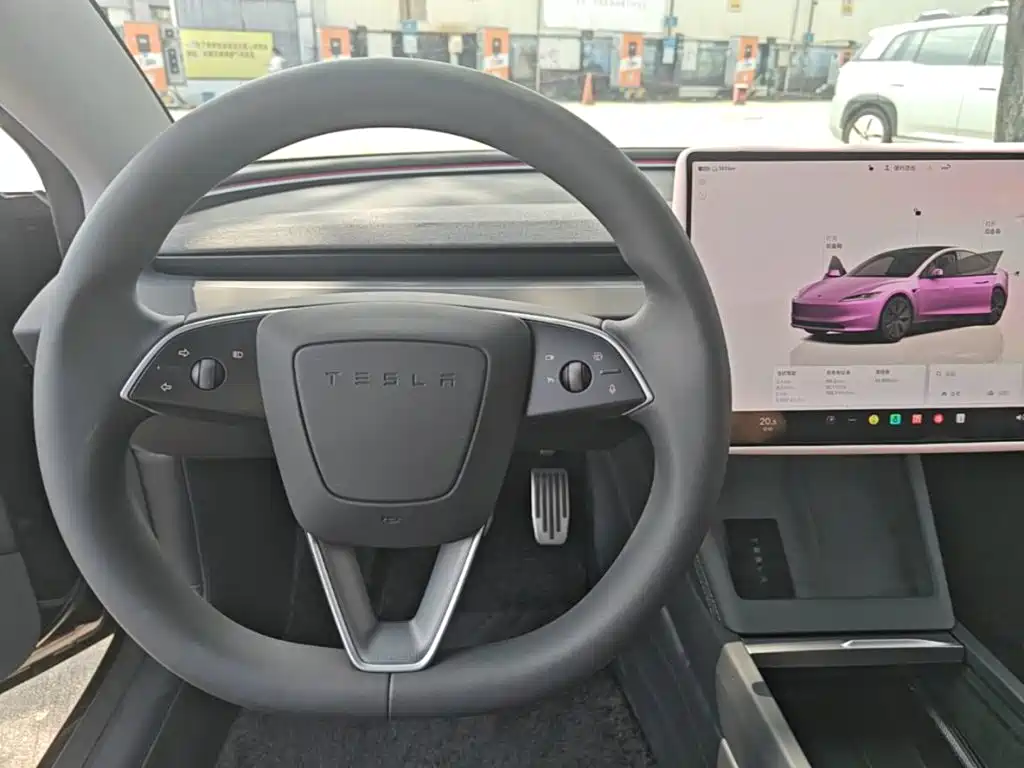 Tesla Model 3 — миниатюра 11