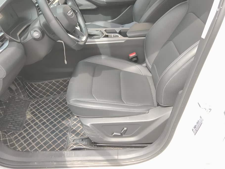 Geely Emgrand 1.5 л 2025 г. Белый, пробег 9800 км