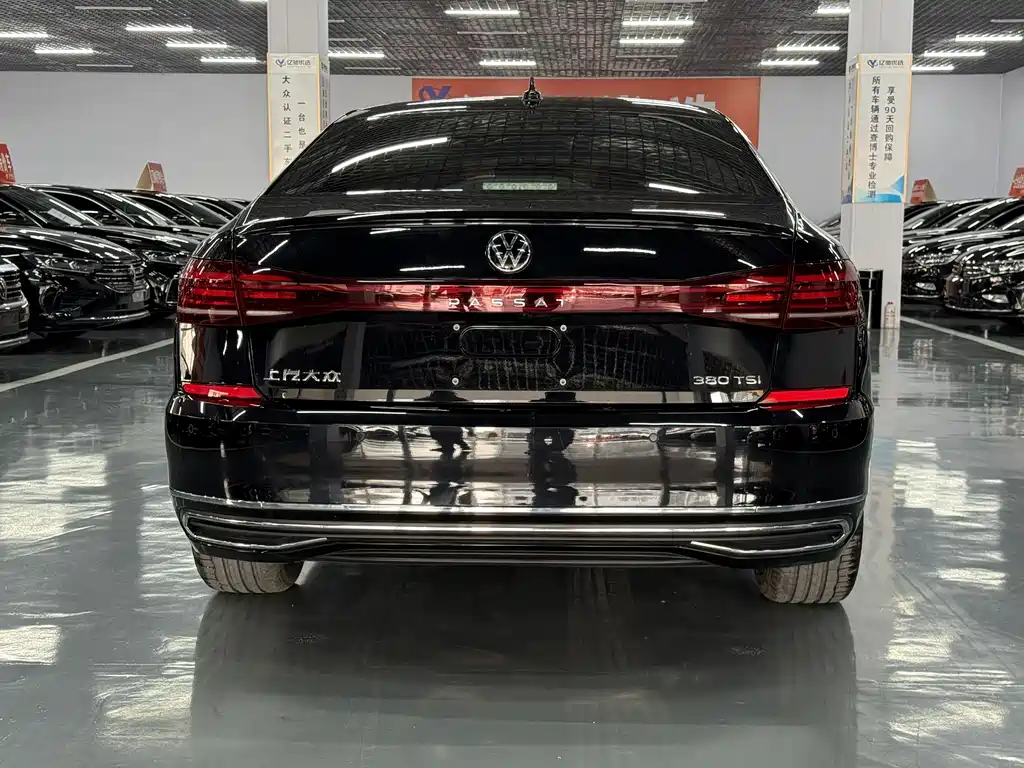 Volkswagen Passat 2026 380TSI