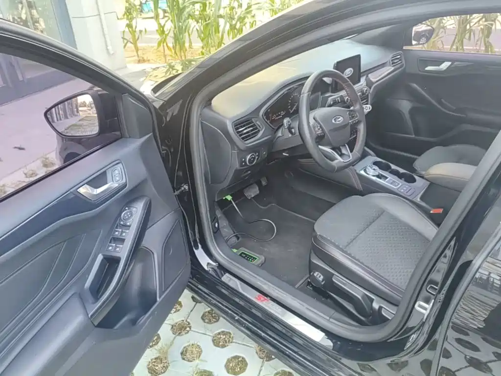 Ford Focus — миниатюра 16