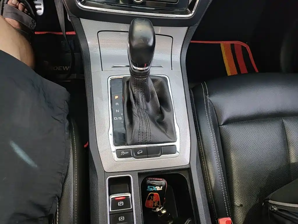 Roewe RX5 — миниатюра 14
