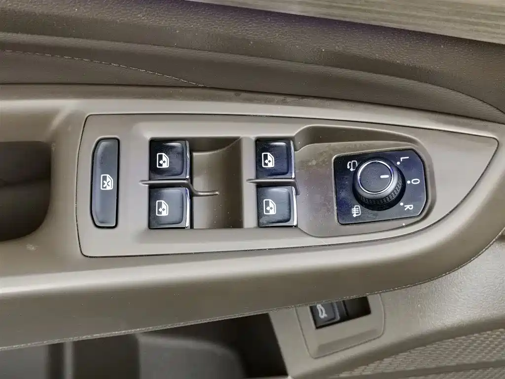 Volkswagen Passat 2021 330TSI Luxury