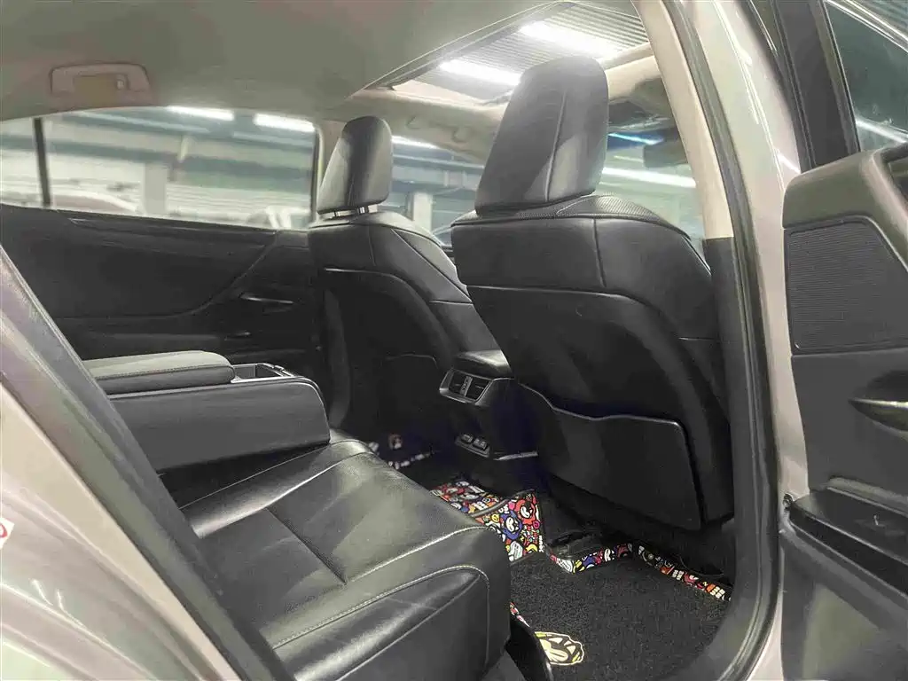 Lexus ES 2018 200 V