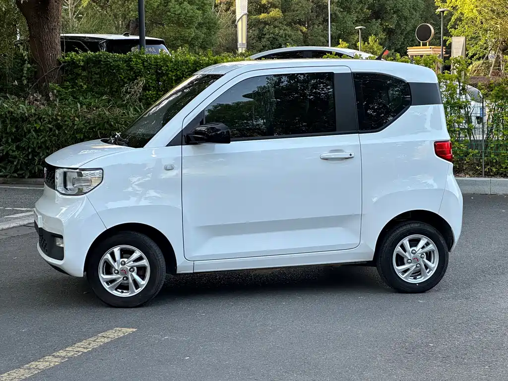 Wuling MINIEV — миниатюра 4