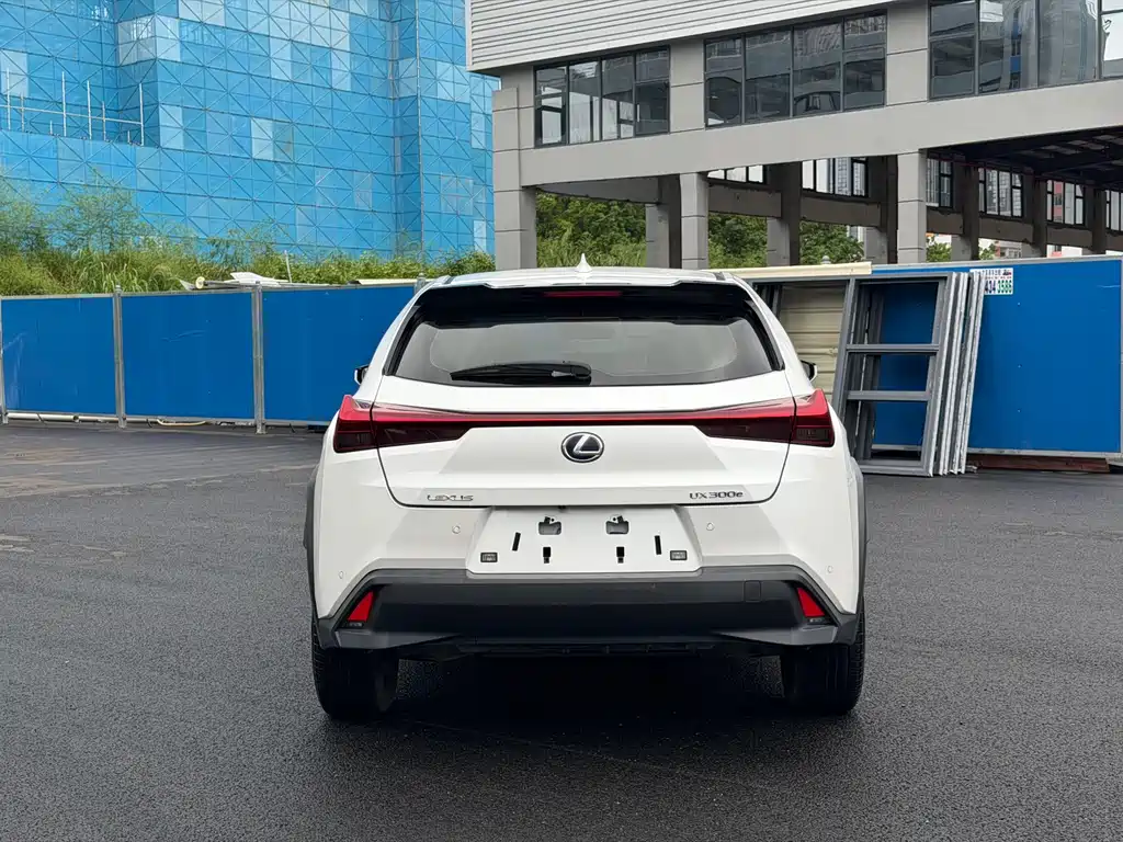 Lexus UX New Energy — миниатюра 11