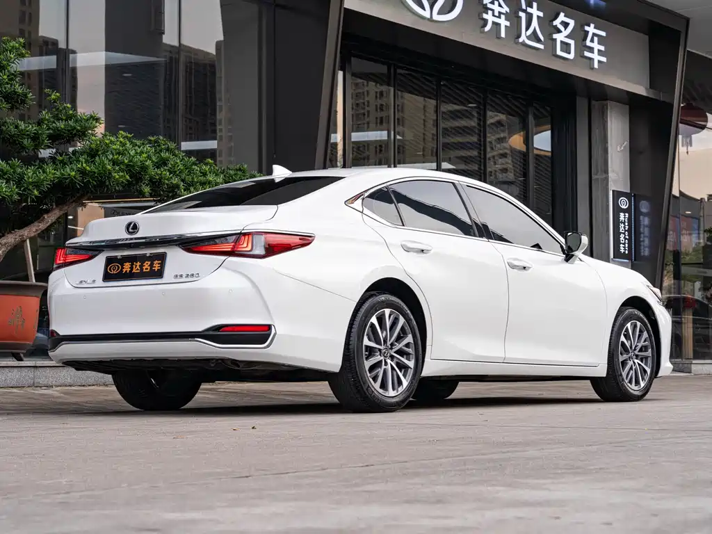 Lexus ES — миниатюра 3
