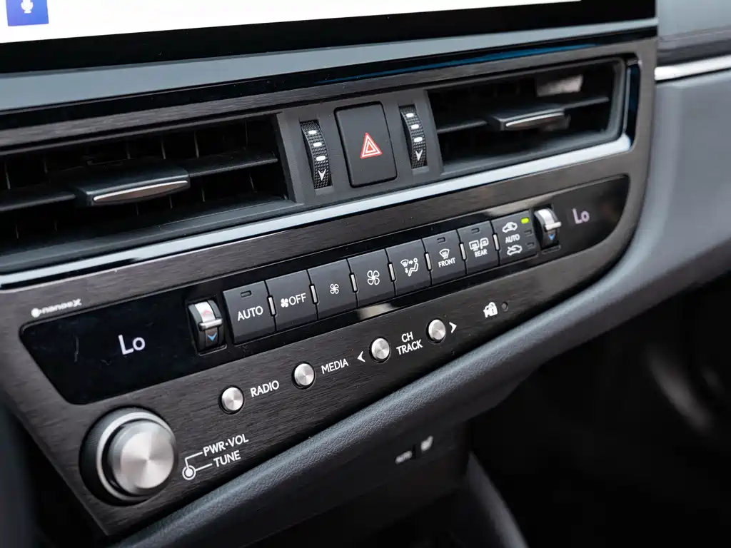 Lexus ES — миниатюра 17