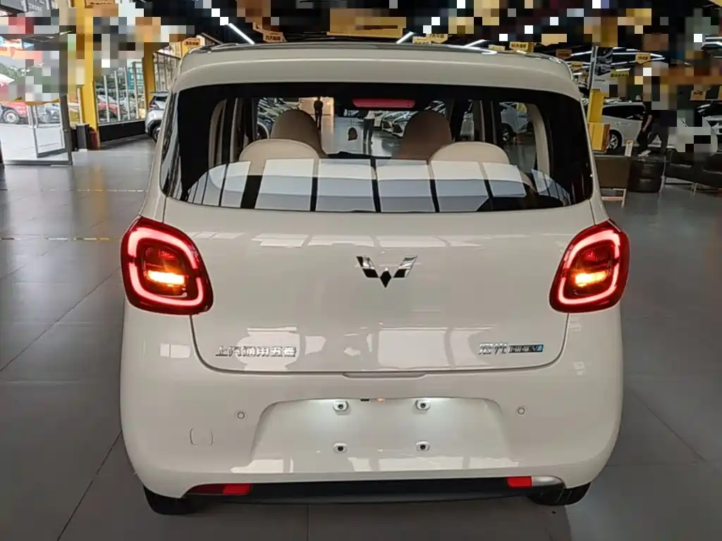 Wuling MINIEV — миниатюра 6