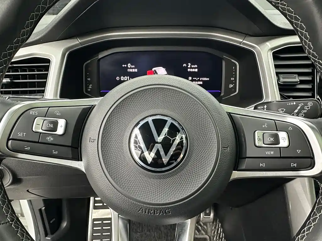 VOLKSWAGEN T ROC EXPLORING SONGS