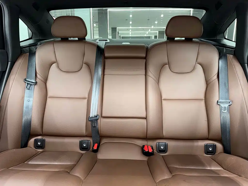 Volvo S90 PHEV — миниатюра 6