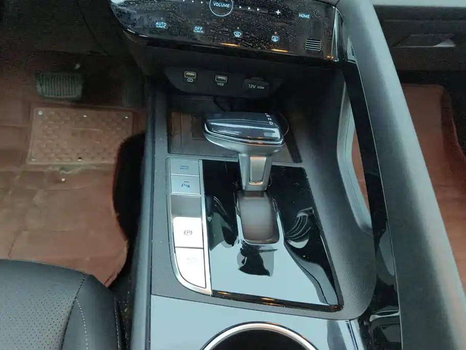 Hyundai Elantra — миниатюра 16