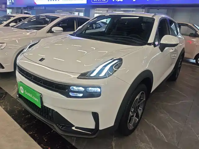 Lynk & Co 06