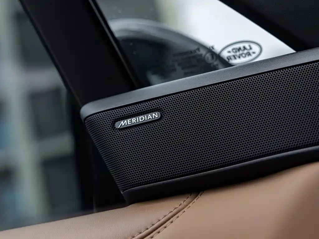 Land Rover Range Rover — миниатюра 17
