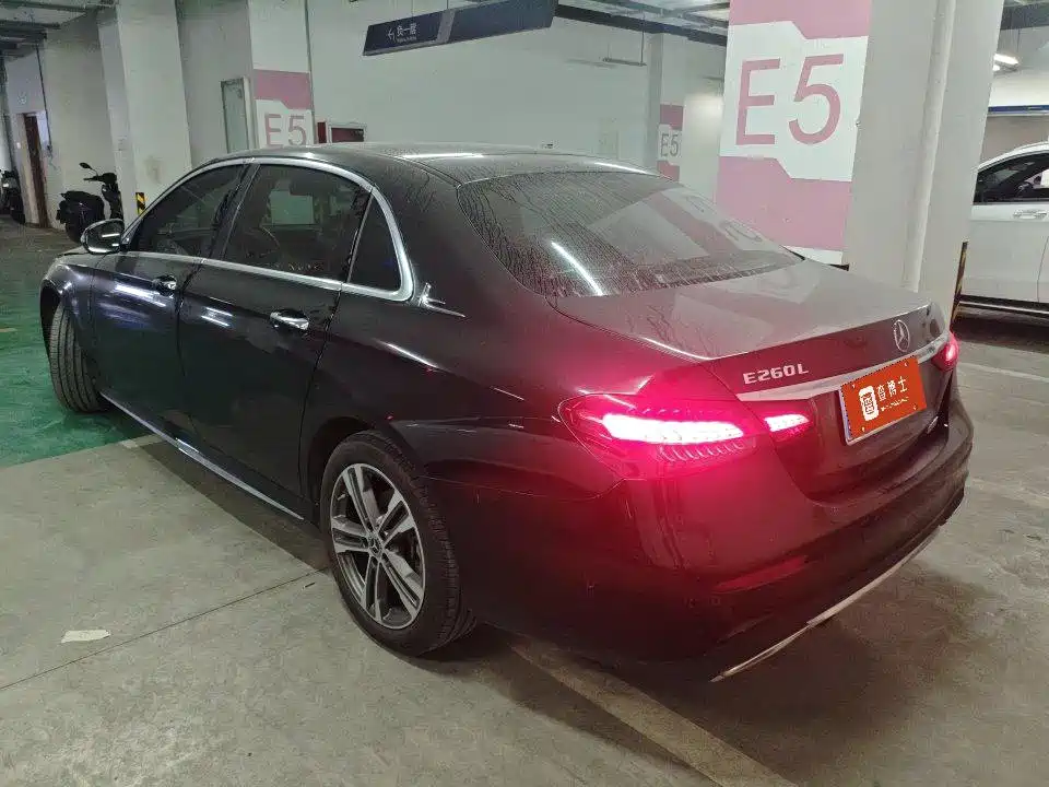 Mercedes-Benz E-Class — миниатюра 4
