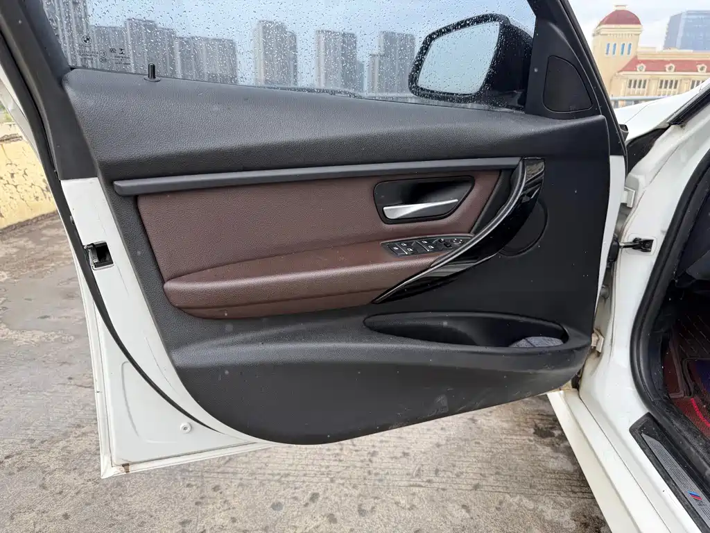 BMW 3 Series — миниатюра 5