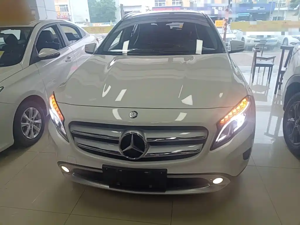 Mercedes-Benz GLA 2016 GLA 200 Fashion