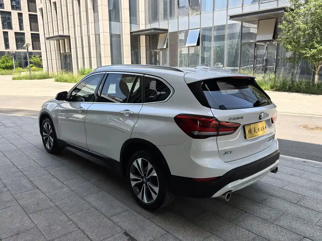 BMW X1 - фото 7