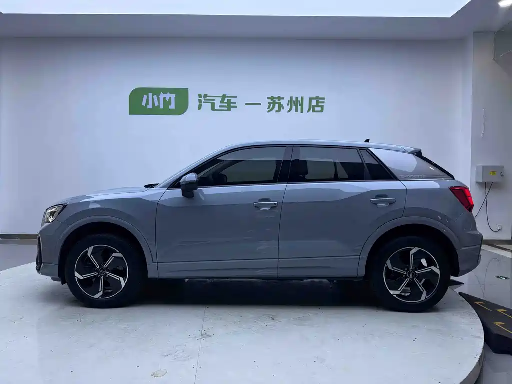 Audi Q2L e-tron — миниатюра 8