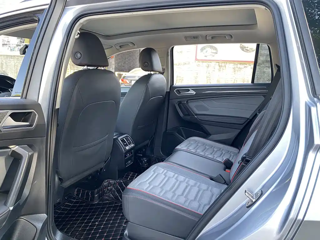 Volkswagen Tiguan L L 2022 330TSI AT R-Line Flagship