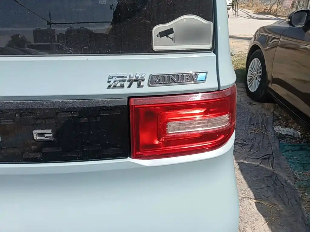 Wuling MINIEV — миниатюра 8