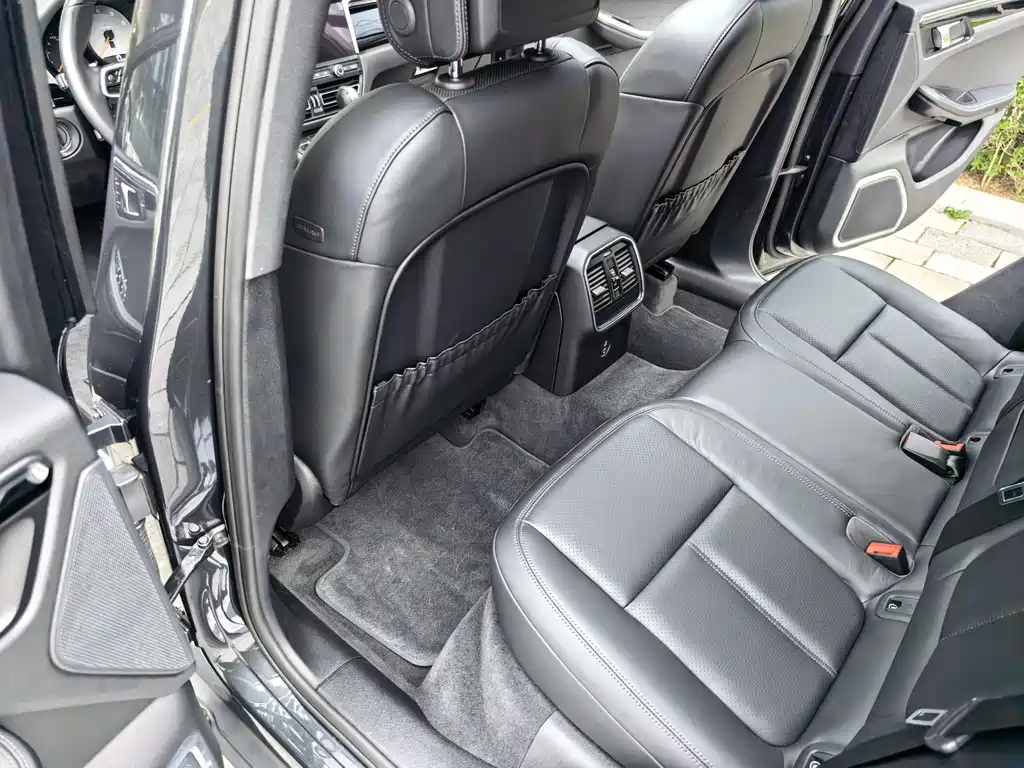Porsche Macan — миниатюра 23