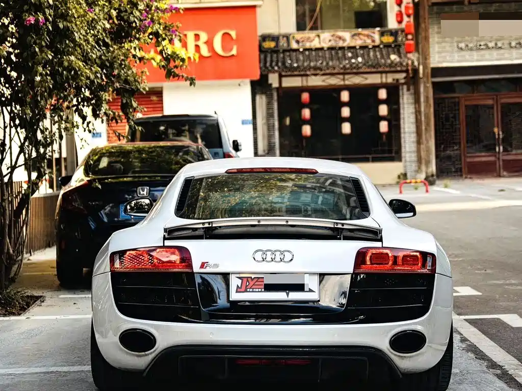 Audi R8 — миниатюра 14