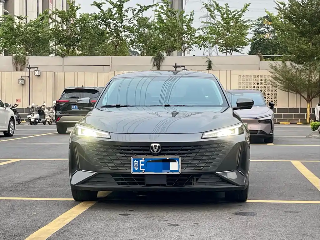 Changan Yida — миниатюра 2