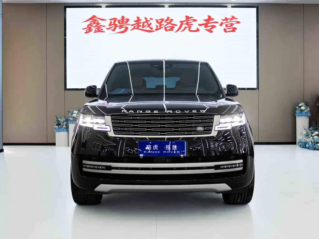 Land Rover Range Rover 2024 3.0 L6 400PS Long Wheelbase