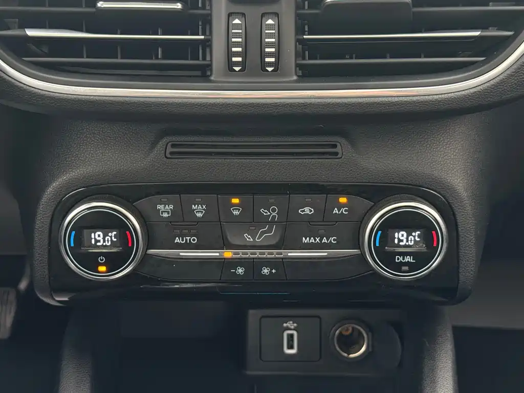 Ford Focus Active — миниатюра 20