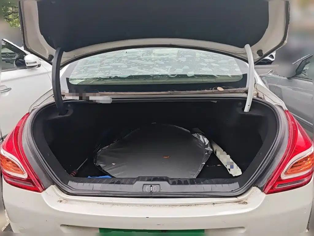 Peugeot 308 — миниатюра 10