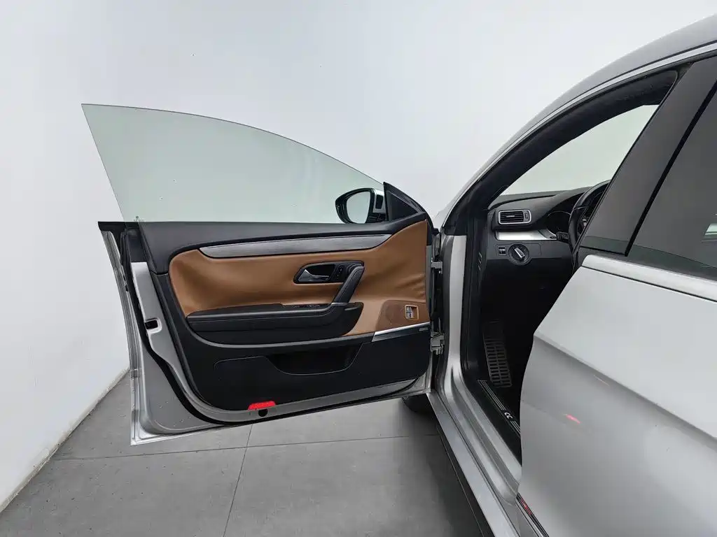 Volkswagen CC — миниатюра 8