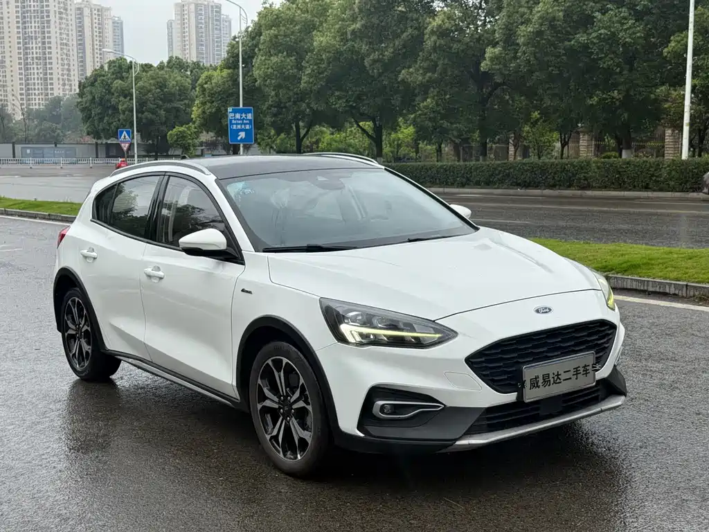 Ford Focus Active — миниатюра 3