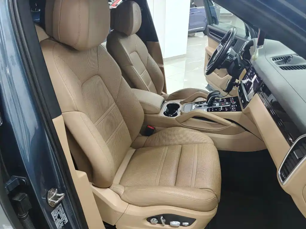 Porsche Cayenne Hybrid — миниатюра 12
