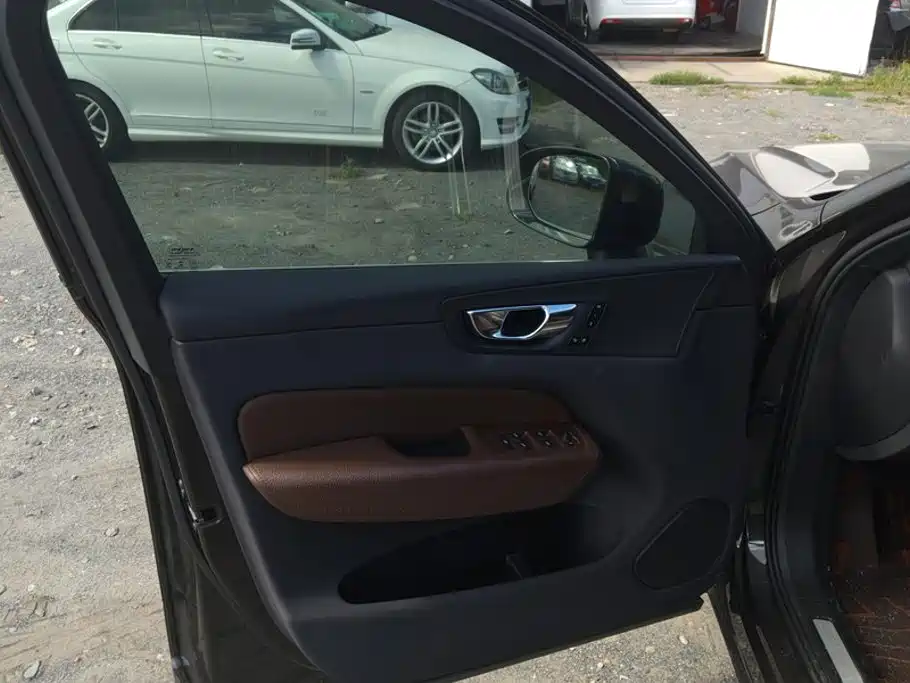 Volvo XC60 — миниатюра 7
