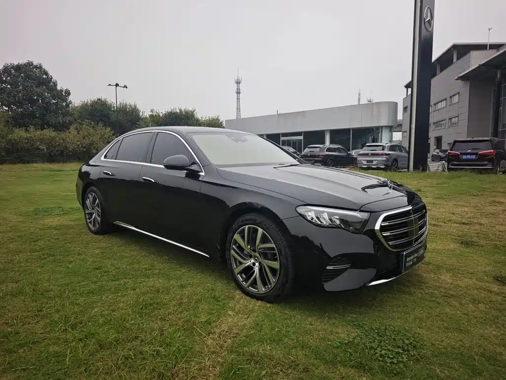 Mercedes-Benz E-Class — миниатюра 3