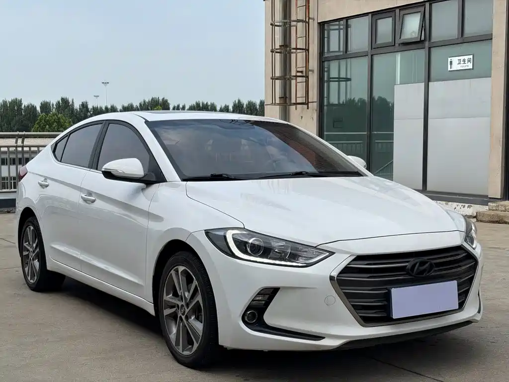 Hyundai Elantra — миниатюра 5