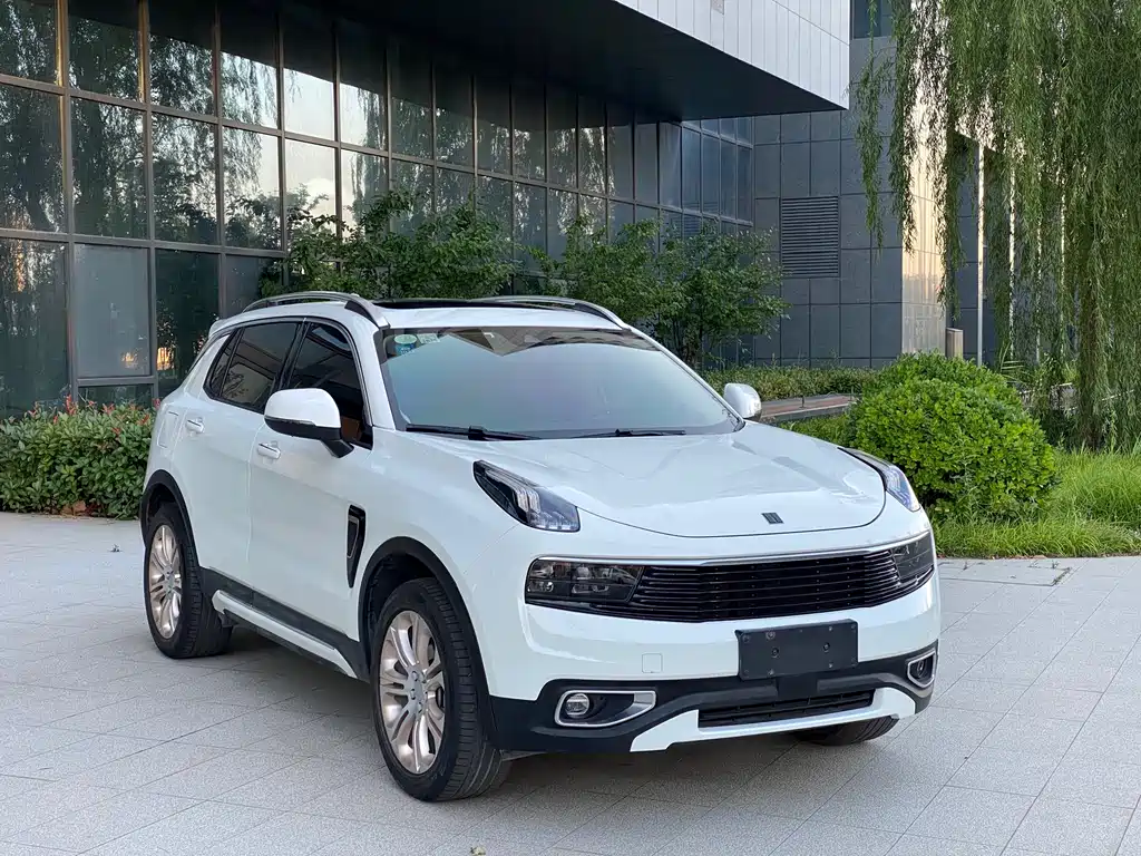 Lynk & Co 01 2017 2.0T Pro