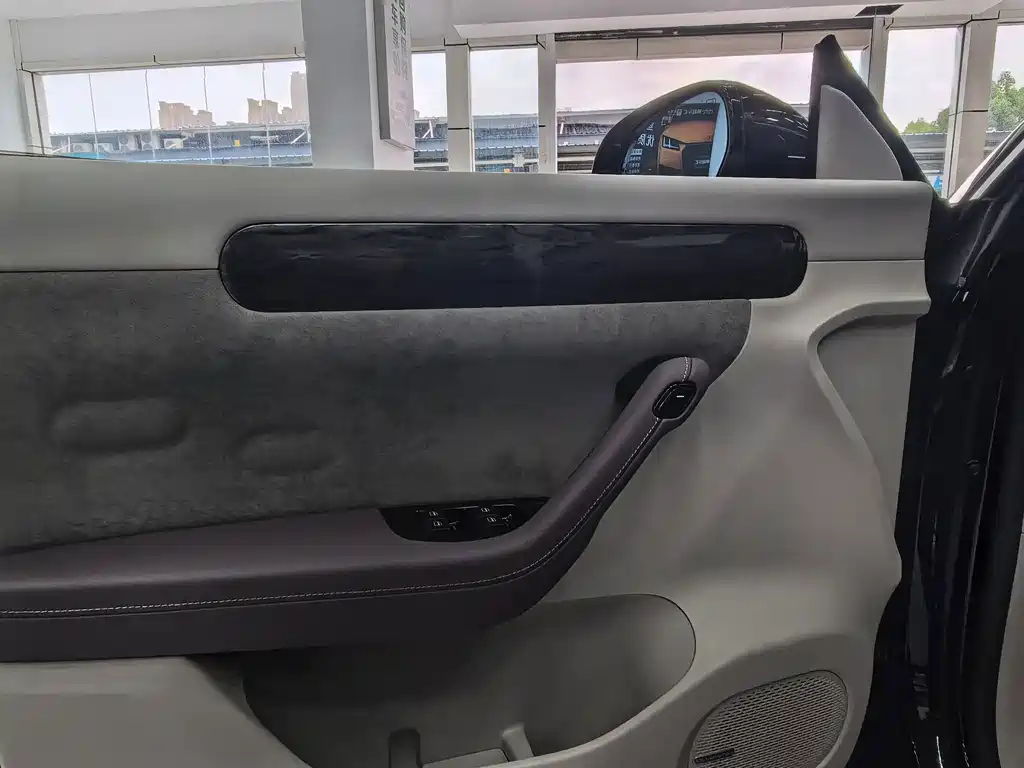 Leapmotor Leapmotor C11 — миниатюра 5