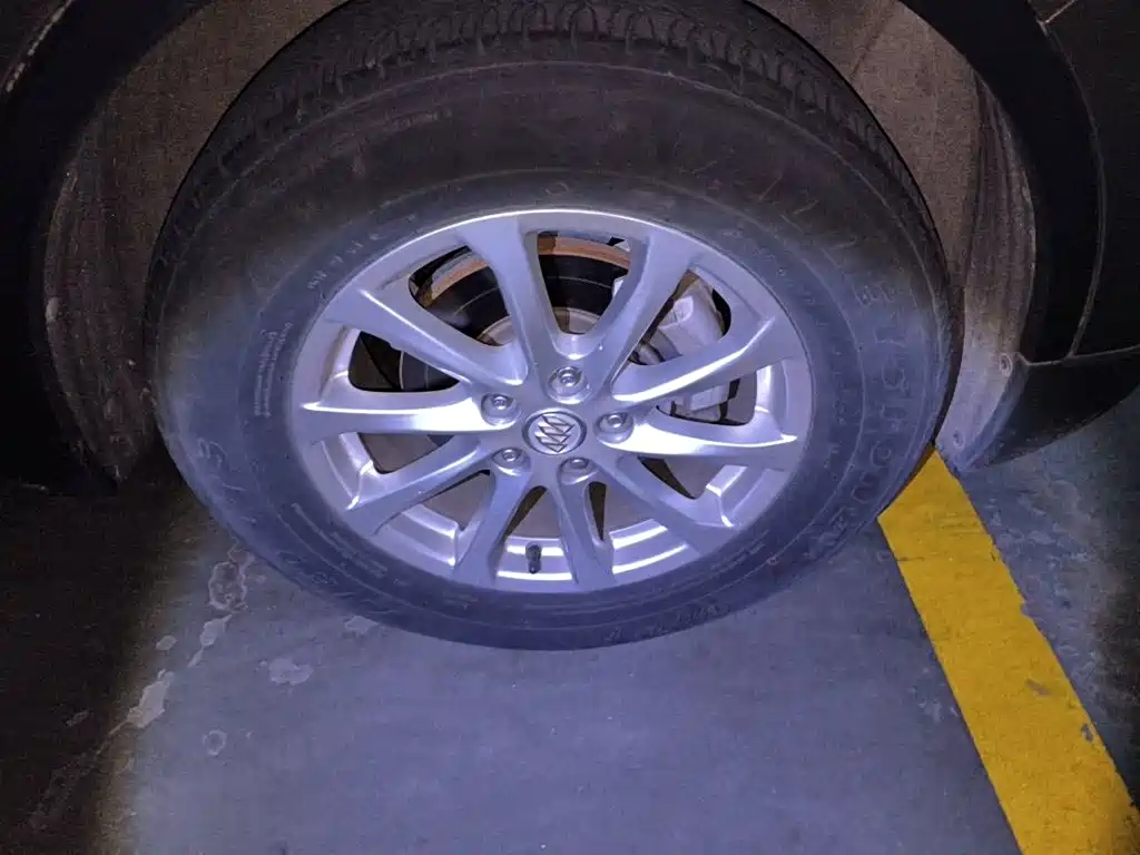 Buick Envision Plus — миниатюра 8