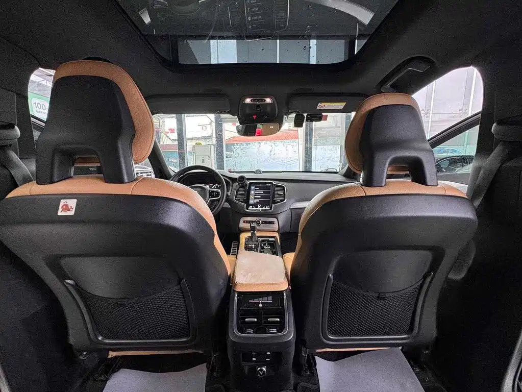 Volvo XC90 — миниатюра 20