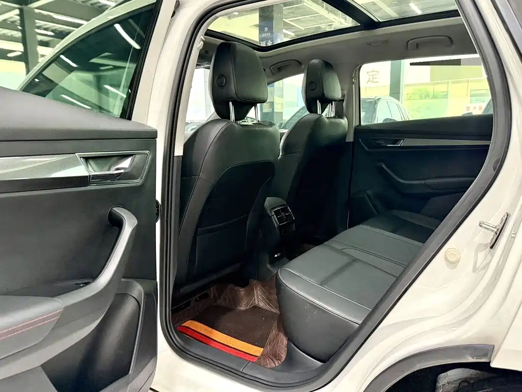 Skoda Karoq — миниатюра 5
