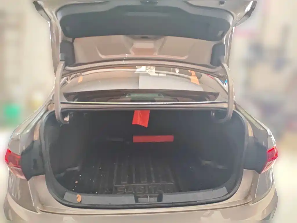 Volkswagen Sagitar — миниатюра 15