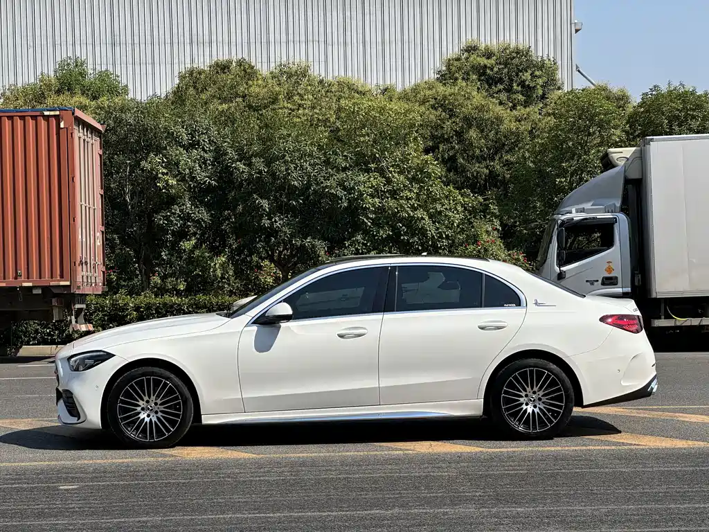 Mercedes-Benz C-Class — миниатюра 7
