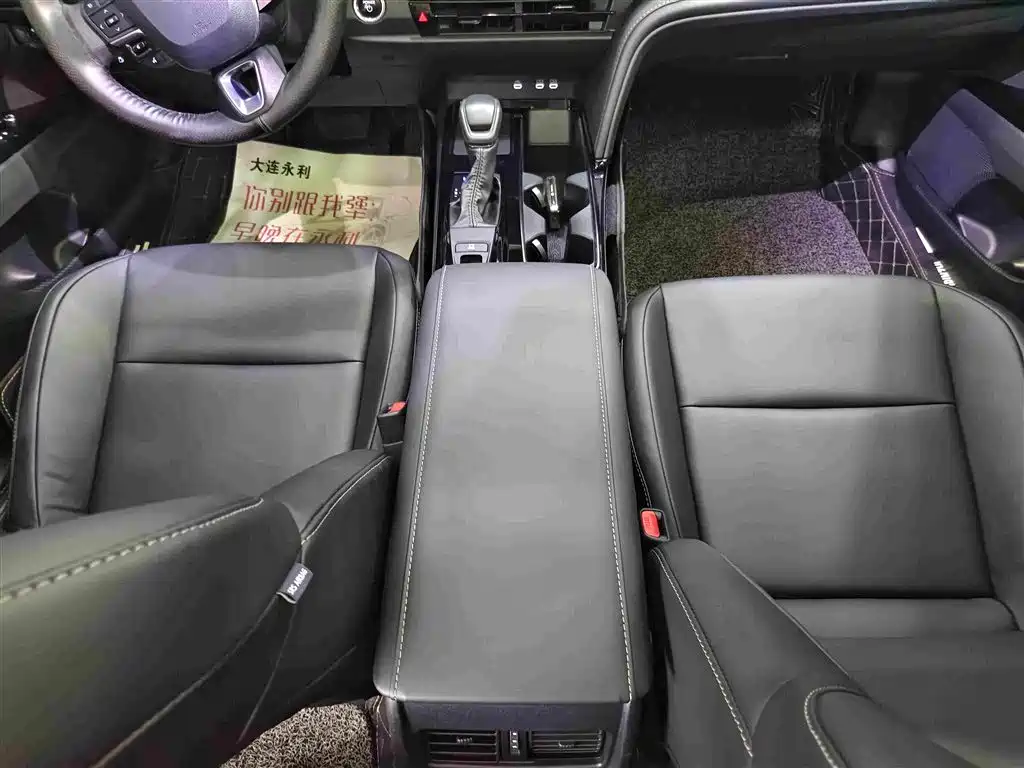Toyota Camry — миниатюра 9