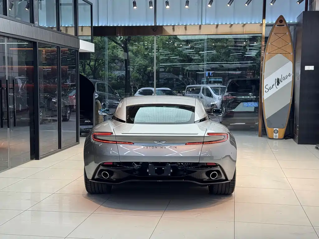 Aston Martin DB12 2023 4.0T V8 Coupe