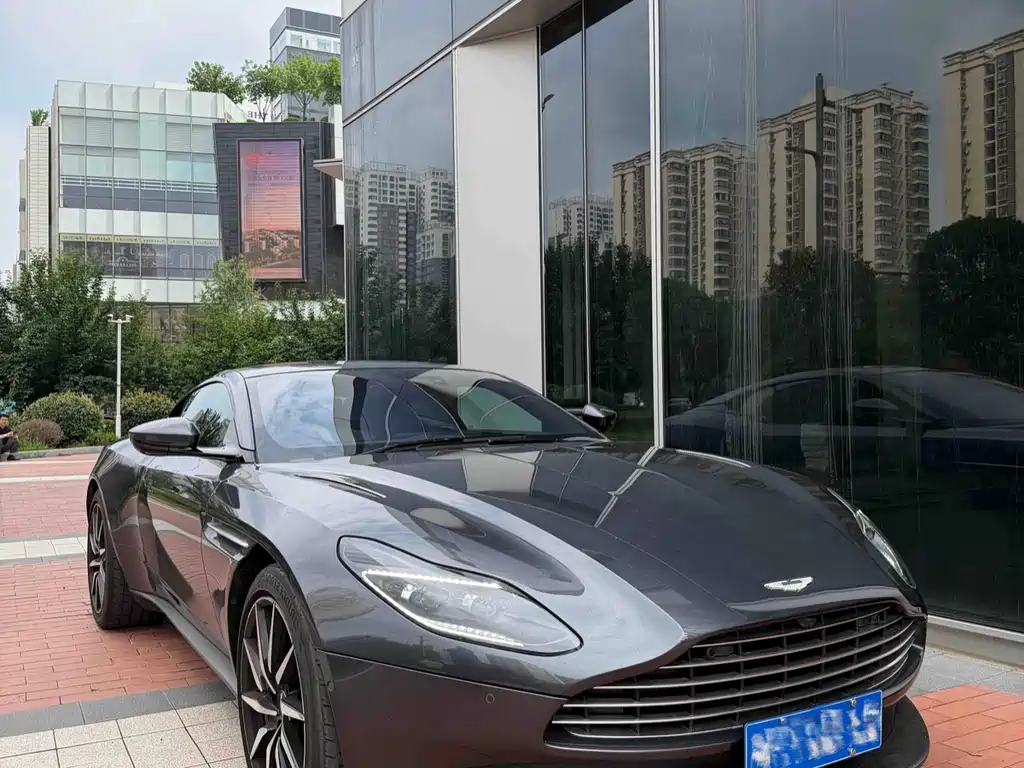 Aston Martin DB11 2023 4.0T V8 Coupe