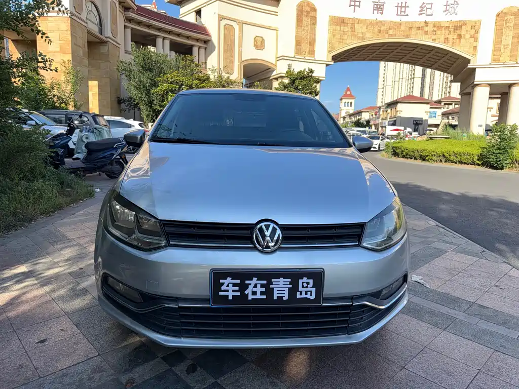 Volkswagen Polo 2014 1.6L AT Comfort